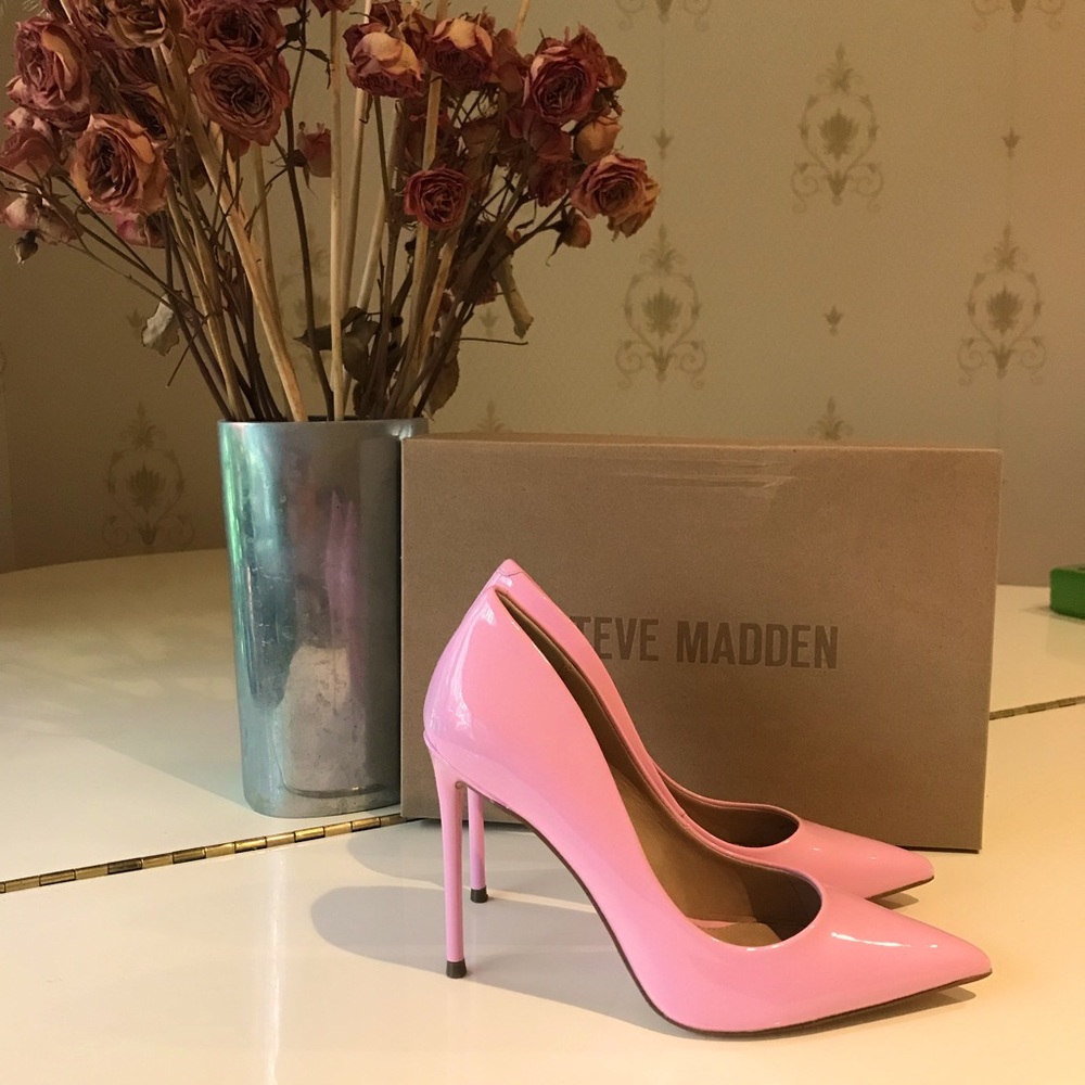 🌸Shiny and seductive pink patent man made leather tall stiletto by S Madden 6.5
